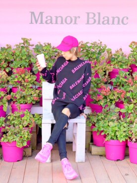 Balenciaga バレンシアガ のキャップ ピンク系 を使った人気ファッションコーディネート Wear