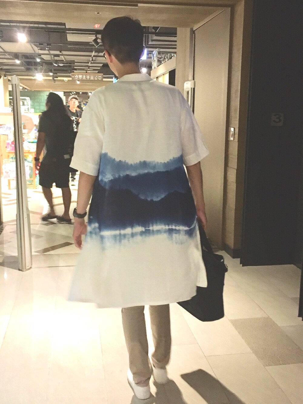 「卓也藍染のアイテム（ピーコート、ホワイト系）」を使った、nncnnさん（メンズ・183cm）の冬コーディネートの1枚目の写真