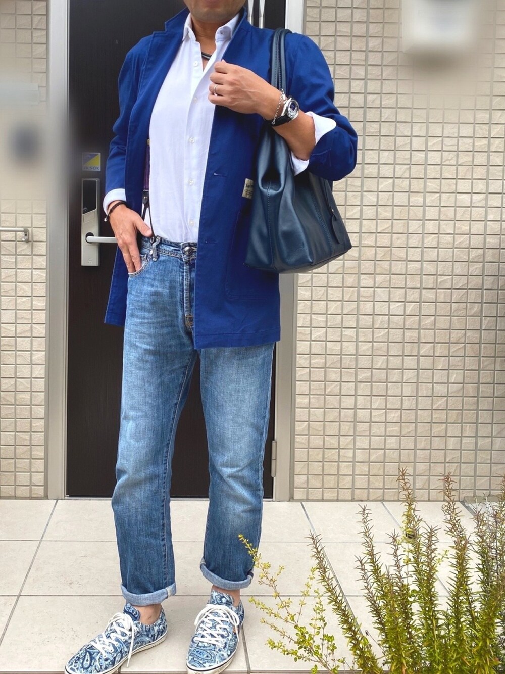 「おしゃれさんと繋がりたい、いいね、save、フォローお願いします🤑、フォローミー、キレイめ、ショップコート、ヤコブコーエン、サスペンダー、ハーフコート、スピングルムーブ」｜「BEAMS LIGHTSのFAIRFAX / 形態安定コットンカッタウェイシャツ（シャツ/ブラウス、ホワイト系）」を使った、zizitownさん（メンズ・175cm）の秋コーディネートの1枚目の写真