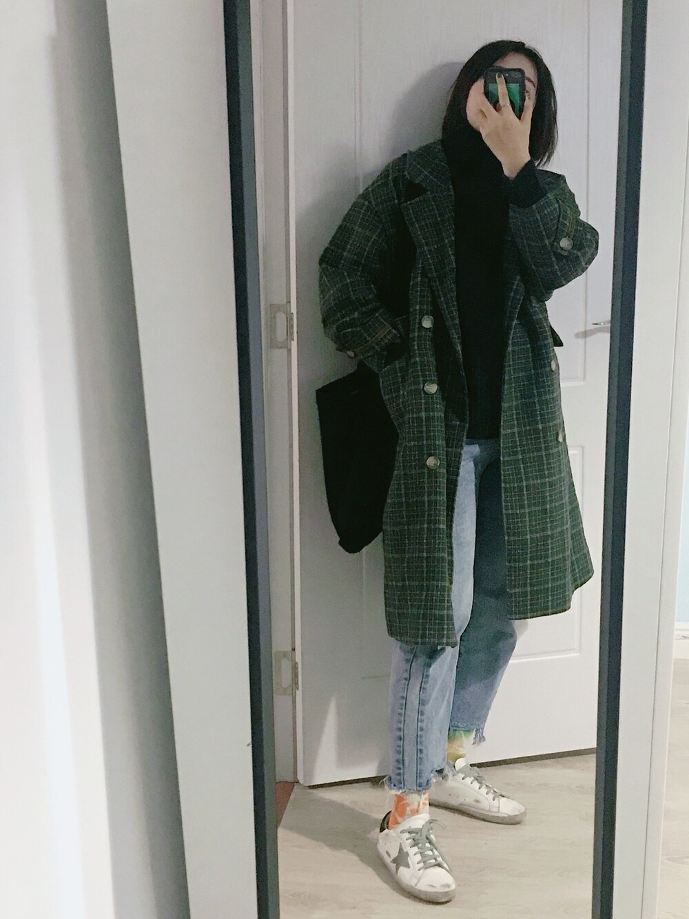 「check、green、winter、simple」｜「shine allureのアイテム（ダッフルコート、グリーン系）」を使った、SandraWhoooさん（レディース・167cm）の冬コーディネートの1枚目の写真