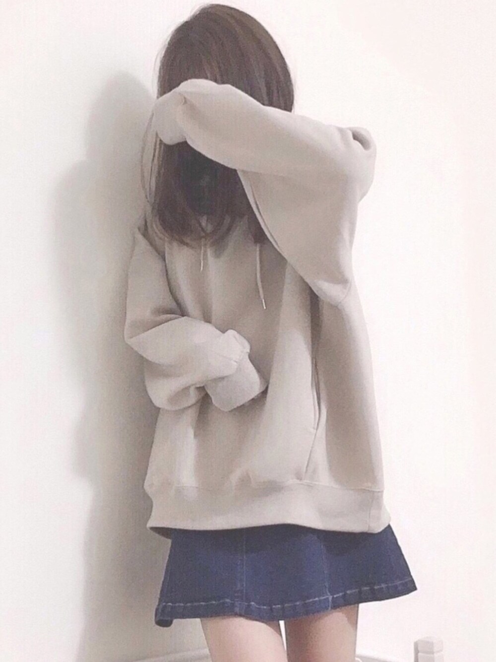 「お気に入りの服でデートに行こう、シンプル、冬コーデ、お洒落さんとつながりたい、ベージュコーデ、パーカー、ゆるコーデ、オーバーサイズ、ビッグシルエット、WEGO」｜「WEGOのWEGO/デイリーカラールーズパーカー（パーカー、ベージュ系）」を使った、maさん（レディース・158cm）の冬コーディネートの1枚目の写真