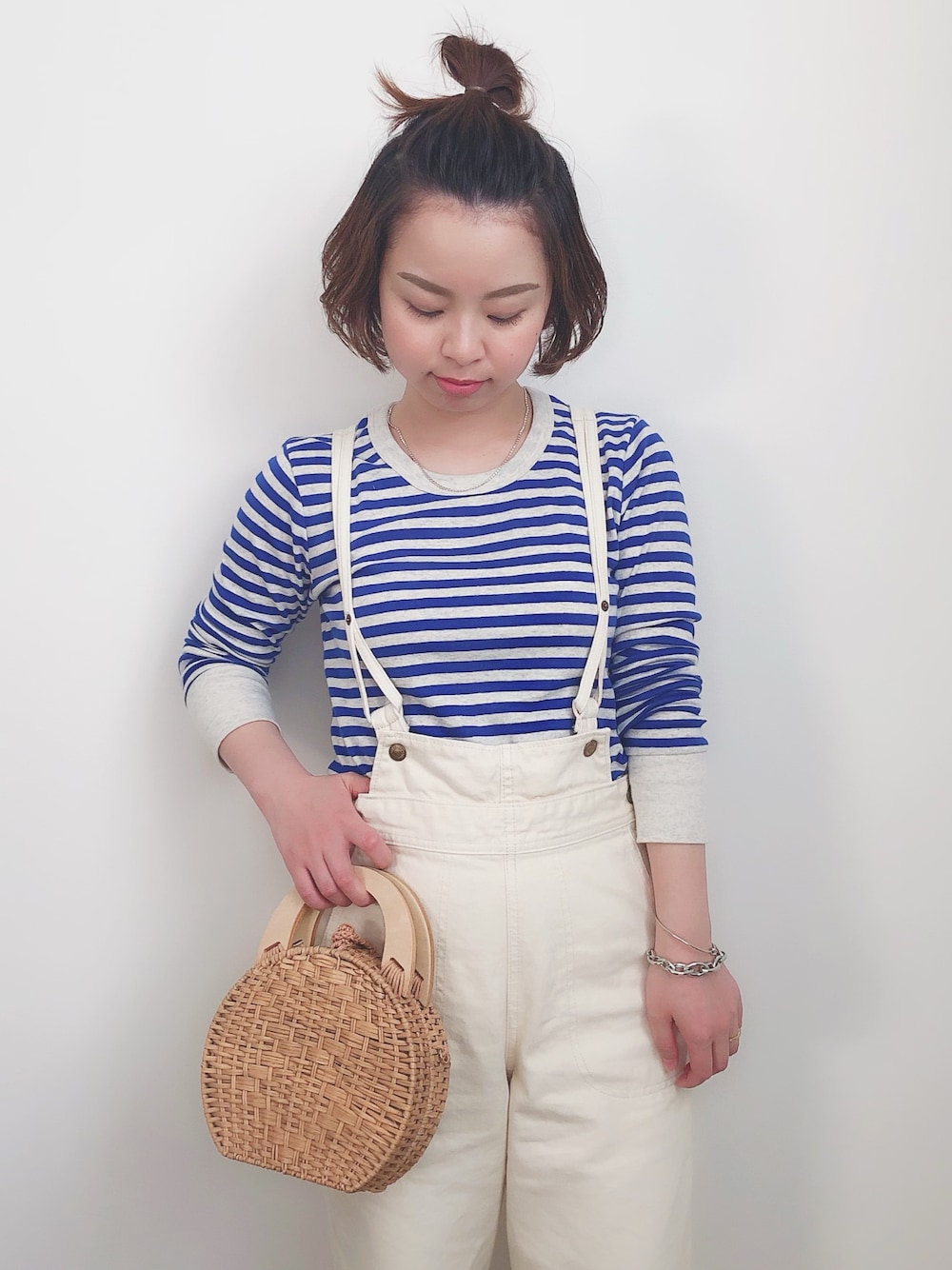 「ママコーデ、おちびさん、低身長、春色、青ボーダー、サロペット」｜「CANAL JEANのharmonie -OrganicCotton-(アルモニ オーガニックコットン) フライスボーダー切替ロングTシャツ（Tシャツ/カットソー、ブルー系）」を使った、Kiさん（レディース・150cm）の春コーディネートの1枚目の写真
