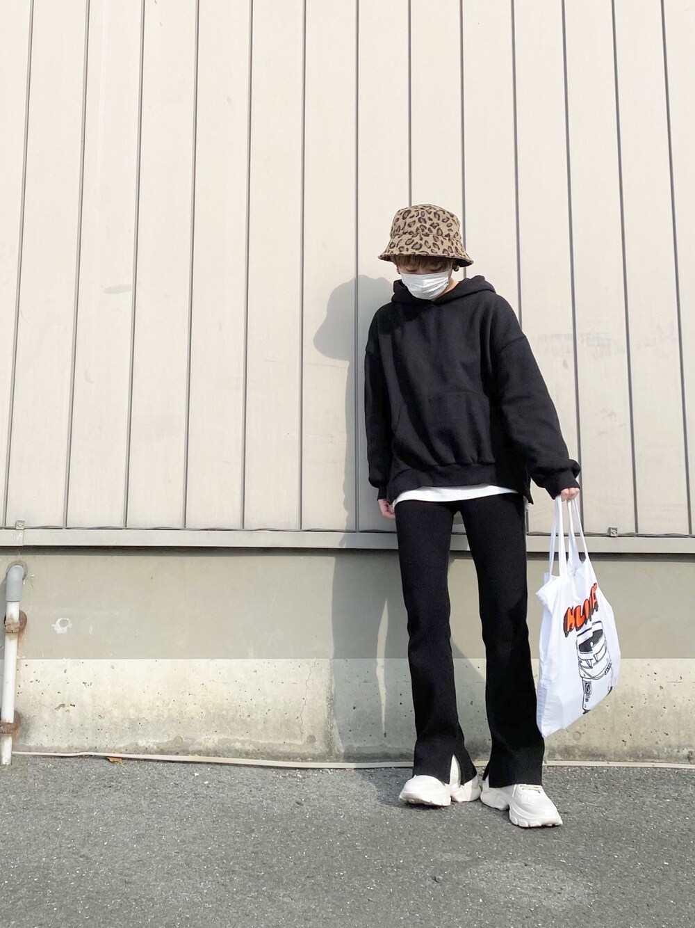 「ママコーデ、カジュアル、おちびさん、低身長、150cm、バケットハット、チャンキーソールプリムソール」｜「WEGOのWEGO/起毛アニマルハット（ハット、その他）」を使った、Kiさん（レディース・150cm）の冬コーディネートの1枚目の写真
