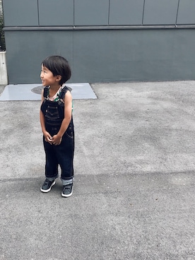 「Levi's（リーバイス）のアイテム（サロペット/オーバーオール）」を使った、oanさん（キッズ・100cm）の夏コーディネート