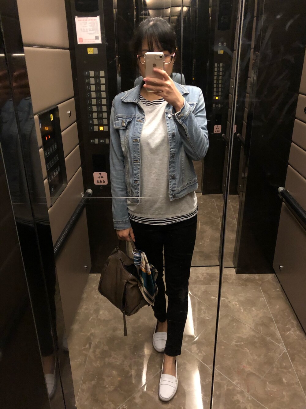 「working style」｜「lativのアイテム（Tシャツ/カットソー、グレー系）」を使った、rosadoさん（レディース・165cm）の冬コーディネートの1枚目の写真