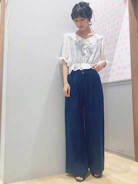「earth music&ecology（アースミュージックアンドエコロジー）のアイテム（イヤリング）」を使った、aymmさん（レディース・166cm）の春コーディネート