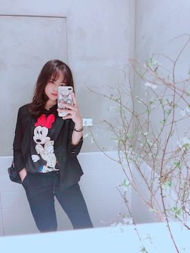 「SISLEY（シスレー）のアイテム（パンツ）」を使った、Brenda Chenさん（レディース・165cm）の冬コーディネート