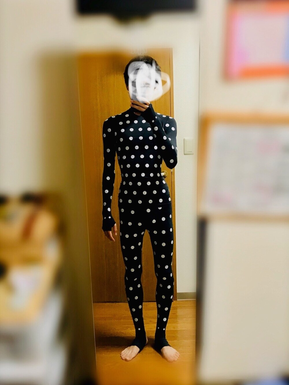 「ゾゾスーツ、冬服、黒、白」｜「VIVIFYのピアス/フープ/シンプル（ピアス（片耳用）、シルバー系）」を使った、ハヤさん（メンズ・165cm）の秋コーディネートの1枚目の写真