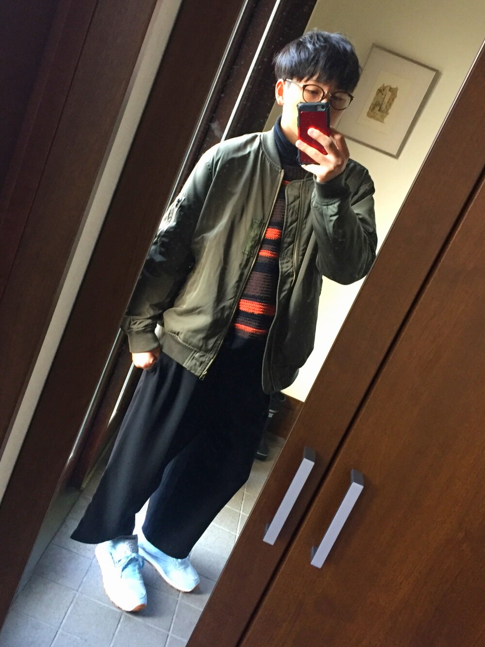 「冬、カジュアル、スニーカー、黒パンツ、プチプラ、休日スタイル、高校生、ビッグシルエット、いいね、save、フォローお願いします🤑」｜「GUのアイテム（MA-1、グリーン系）」を使った、たなかさん（メンズ・173cm）の冬コーディネートの1枚目の写真