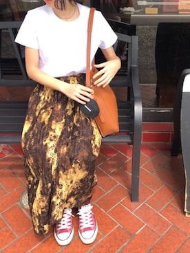 「アイテム（ポーチ）」を使った、偲央さん（レディース・163cm）の夏コーディネート