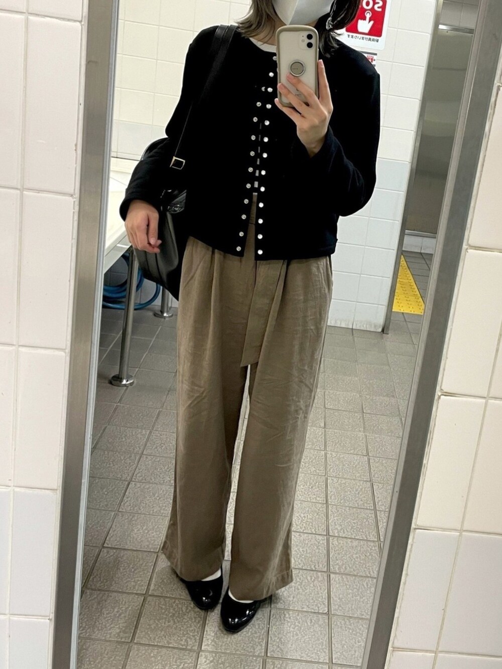 「アニエスベー、ボーダー、ワイドパンツ、バレエシューズ」｜「LibertyDollの美シルエット、履き心地やわらか　ラウンドトゥフラットバレエパンプス（バレエシューズ、ブラック系）」を使った、偲央さん（レディース・163cm）の春コーディネートの1枚目の写真