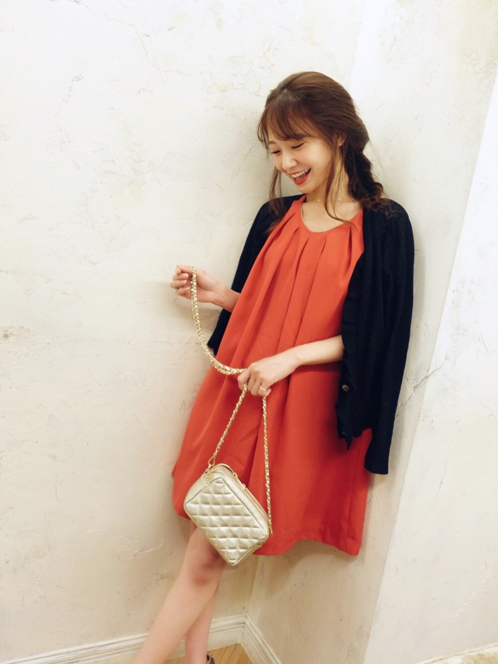 「キレイめ、ディナー、赤、ワンピース、春コーデ、夏、CherieMona」｜「Ｃherie Monaのタックワンピース（ドレス、レッド系）」を使った、西川 瑞希さん（レディース・157cm）の夏コーディネートの1枚目の写真