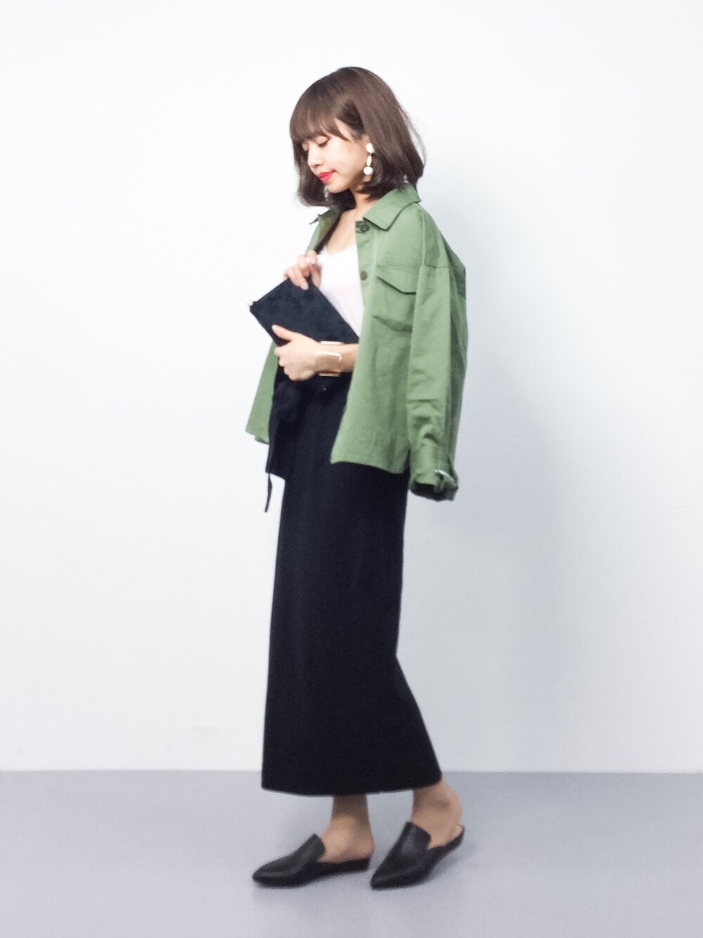 「カジュアル、シンプル、カーキ、ミリタリージャケット、ラフ、ootd、春コーデ、低身長、オトナカジュアル、オトナ女子」｜「amelier MAJESTIC LEGONのミリタリージャケット（ミリタリージャケット、グリーン系）」を使った、erikoさん（レディース・152cm）の春コーディネートの1枚目の写真