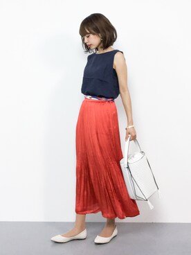 erikoさんの「【WEB限定】【キレイ色】サテンプリーツスカート」を使ったコーディネート