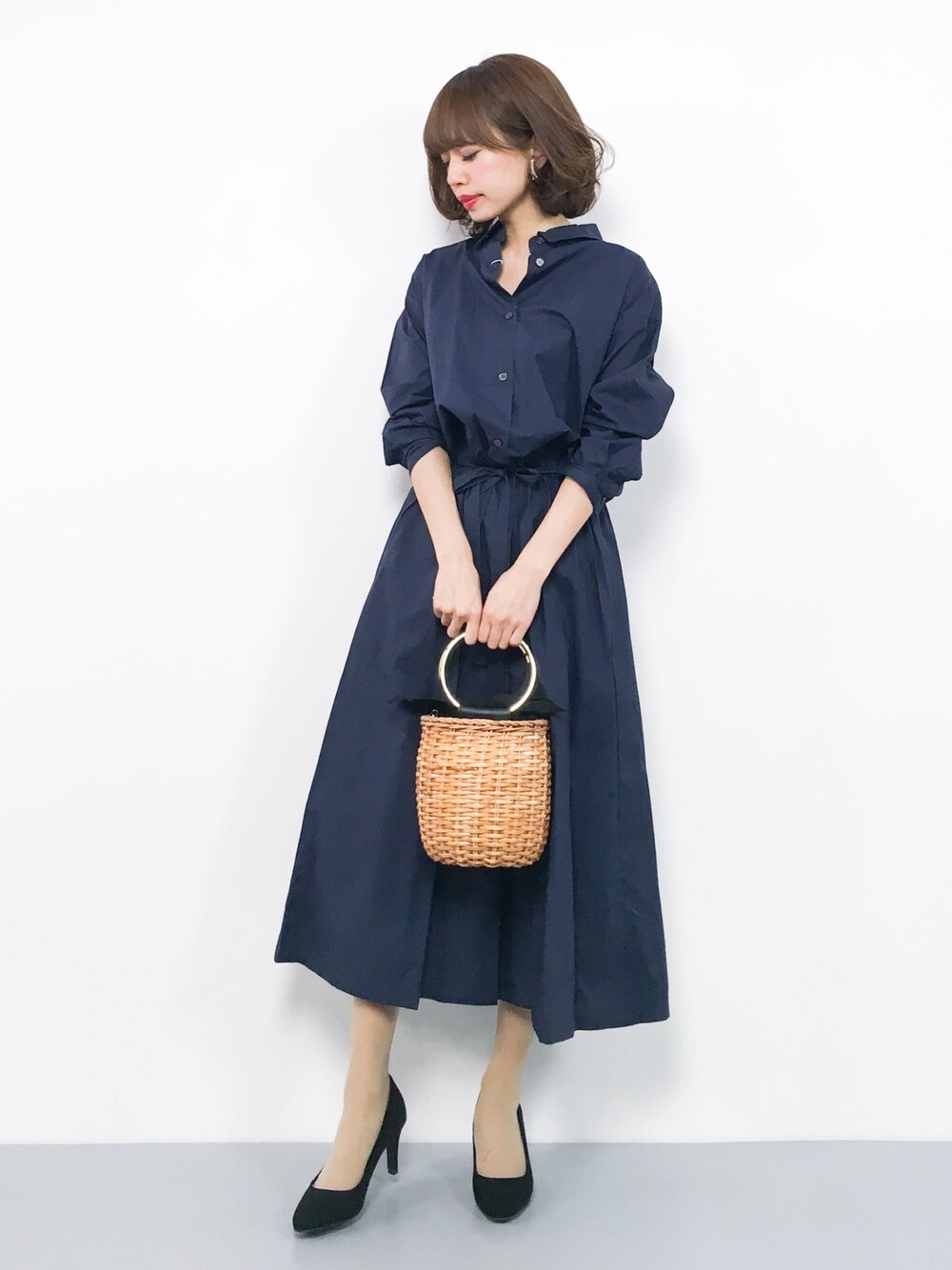 「ワンピース、シャツ、ネイビー、大人カジュアル、シャツワンピ、きれいめカジュアル、春、春服、春コーデ、低身長」｜「PREFERIRの長袖 シャツワンピース 【テレビ朝日・スーパーＪチャンネル番組着用】（シャツワンピース、ブルー系）」を使った、erikoさん（レディース・152cm）の春コーディネートの1枚目の写真
