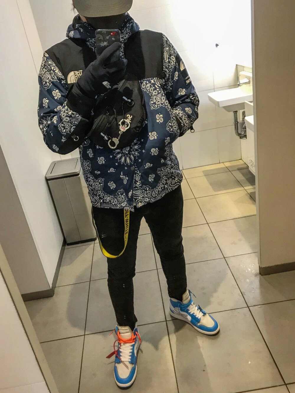 「おしゃれさんと繋がりたい、シンプルコーデ、今日のコーデ、休日スタイル、ストリート、冬、プチプラ、GU、キャップ、スニーカーコーデ」｜「ANTI SOCIAL SOCIAL CLUBのアイテム（キャップ、ブラック系）」を使った、Joeさん（メンズ・172cm）の冬コーディネートの1枚目の写真