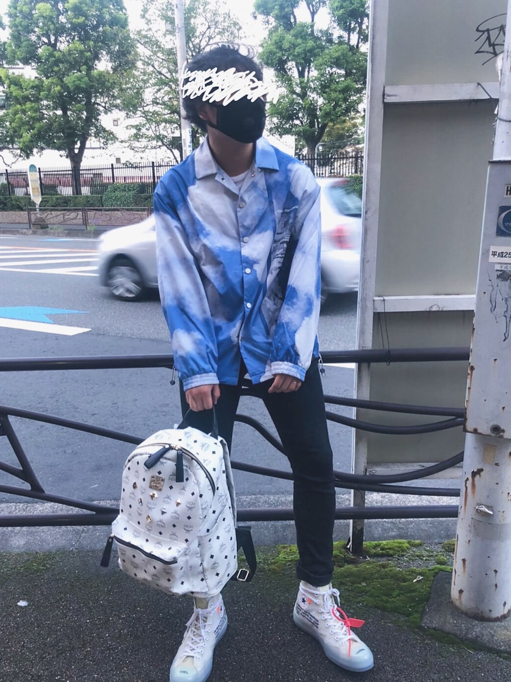 「シンプル、お洒落さんとつながりたい、休日スタイル、スニーカーコーデ、ootd、今日のコーデ、カジュアル、スニーカー、きれいめカジュアル、ラブアンドピース2020」｜「AIRINUMのアイテム（その他、ブラック系）」を使った、Joeさん（メンズ・172cm）の秋コーディネートの1枚目の写真