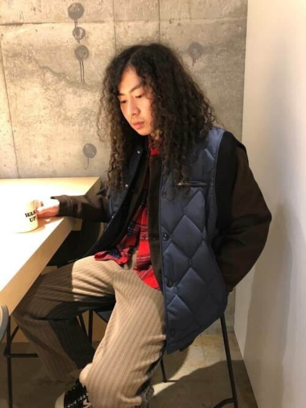 「チェック、カフェ、union、秋コーデ、マグカップ、UNION TOKYO」｜「UNION（UNION TOKYO）のWAKE UP DINER MUG（グラス/マグカップ/タンブラー、ホワイト系）」を使った、UNION_STAFFSさん（メンズ・178cm）の秋コーディネートの1枚目の写真