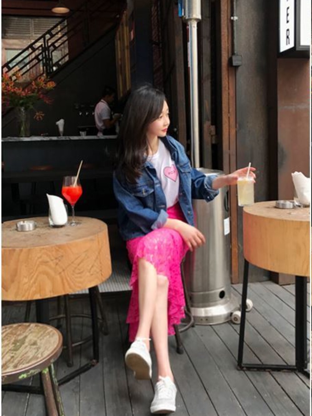 「韓国ファッション、ミンスショップ、minsshop」｜「minsshopのフラミンゴ★デニムジャケット（デニムジャケット、ブルー系）」を使った、minsshopさん（レディース・165cm）の春コーディネートの1枚目の写真