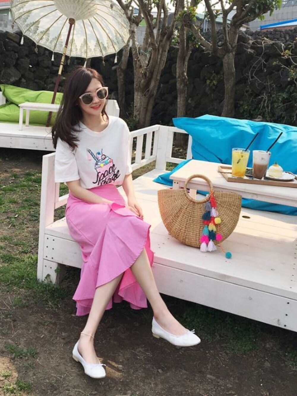 「韓国ファッション、ミンスショップ、minsshop」｜「minsshopのアイスクリームTシャツ（Tシャツ/カットソー、ホワイト系）」を使った、minsshopさん（レディース・165cm）の春コーディネートの1枚目の写真