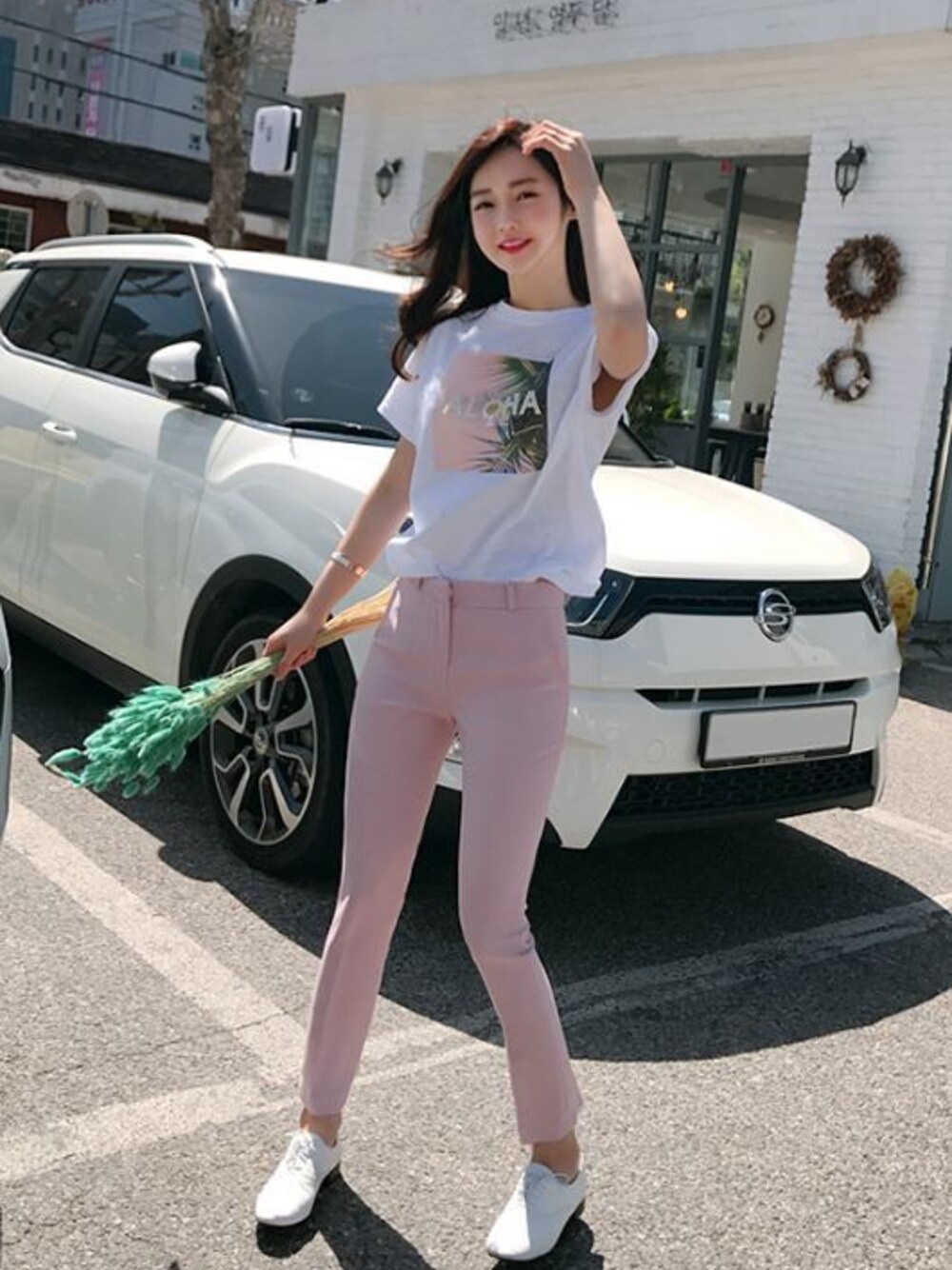 「韓国ファッション、ミンスショップ、minsshop」｜「minsshopのALOHA★Tシャツ（Tシャツ/カットソー、ホワイト系）」を使った、minsshopさん（レディース・165cm）の春コーディネートの1枚目の写真