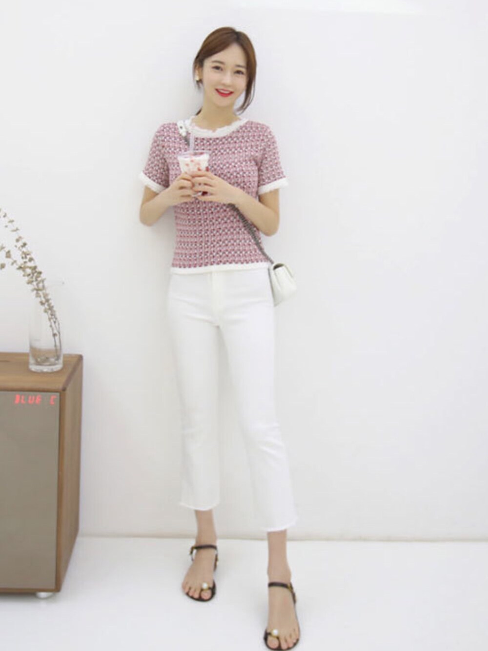 「韓国ファッション、ミンスショップ、minsshop」｜「minsshopのシャバンニット（ニット/セーター、ピンク系）」を使った、minsshopさん（レディース・165cm）の夏コーディネートの1枚目の写真