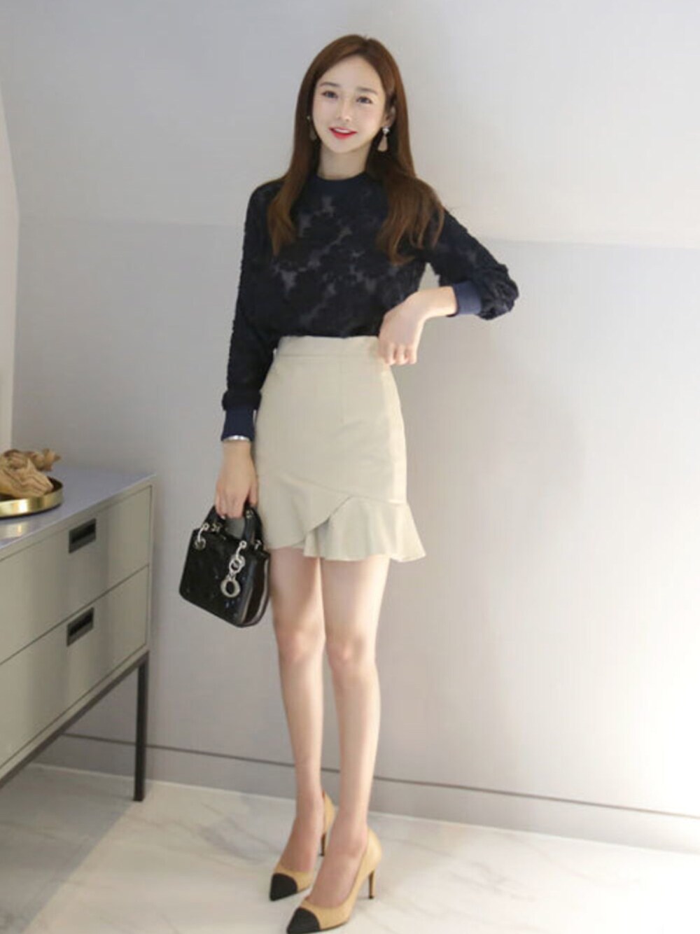 「韓国ファッション、ミンスショップ、minsshop」｜「minsshopの清純モードブラウス（シャツ/ブラウス、ブラック系）」を使った、minsshopさん（レディース・165cm）の夏コーディネートの1枚目の写真