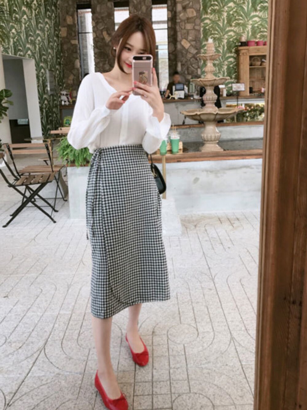 「韓国ファッション、ミンスショップ、minsshop」｜「minsshopのクラシックモダンバッグ（ショルダーバッグ、ブラック系）」を使った、minsshopさん（レディース・165cm）の夏コーディネートの1枚目の写真