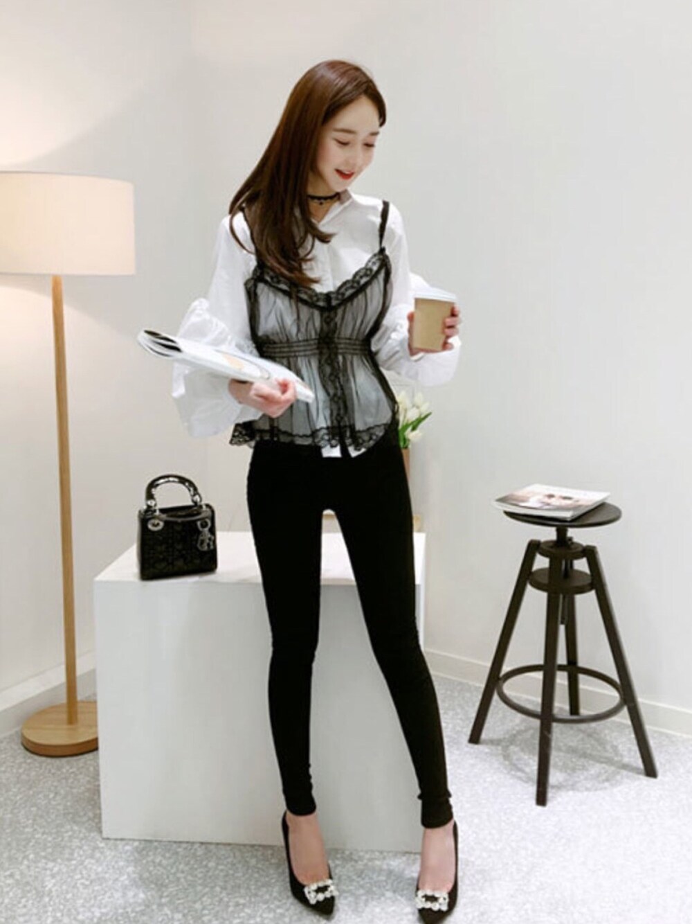 「韓国ファッション、ミンスショップ、minsshop」｜「minsshopのダブルレースチョーカー（チョーカー、ブラック系）」を使った、minsshopさん（レディース・165cm）の冬コーディネートの1枚目の写真