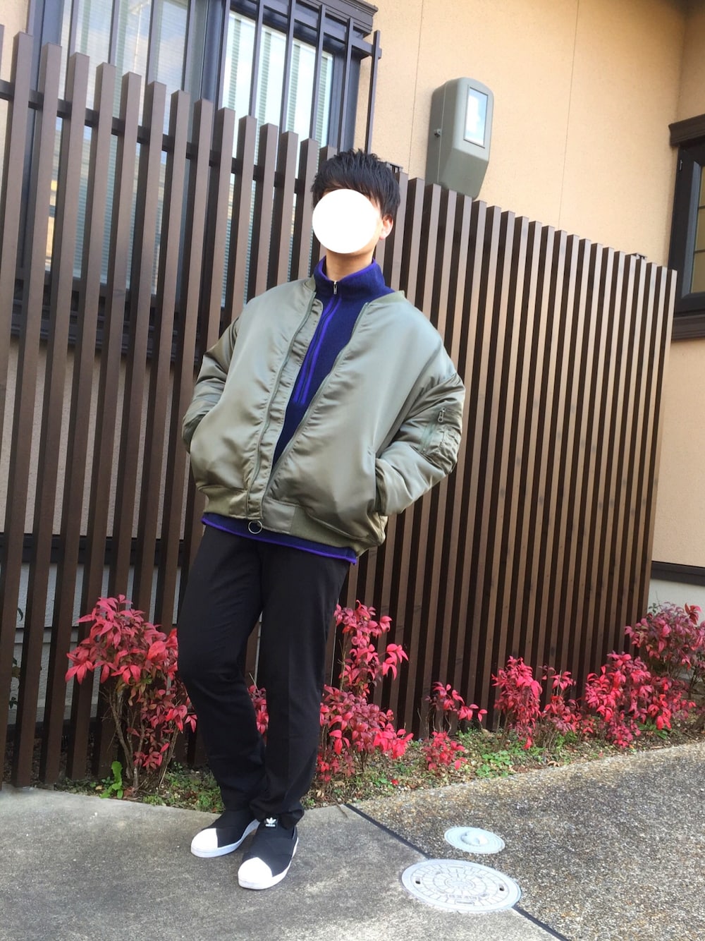 「MA-1、古着、あたたかい、大晦日、ユニクロ、カーキ、足痛い、フリース、パタゴニア」｜「WHO'S WHO galleryの中綿BIG MA-1（MA-1、グリーン系）」を使った、ニャッキさん（メンズ・169cm）の冬コーディネートの1枚目の写真