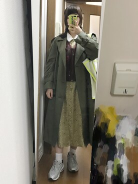 「蛍光カラー」｜「アイテム（トレンチコート）」を使った、Asuka🌝さん（レディース・157cm）の春コーディネート