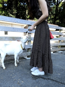 「CHARLES & KEITH（チャールズ & キース）のジップフロントクロスボディーバッグ / ZIP-FRONT CROSSBODY BAG（ショルダーバッグ）」を使った、Bonnie Huang さん（レディース・166cm）の秋コーディネート