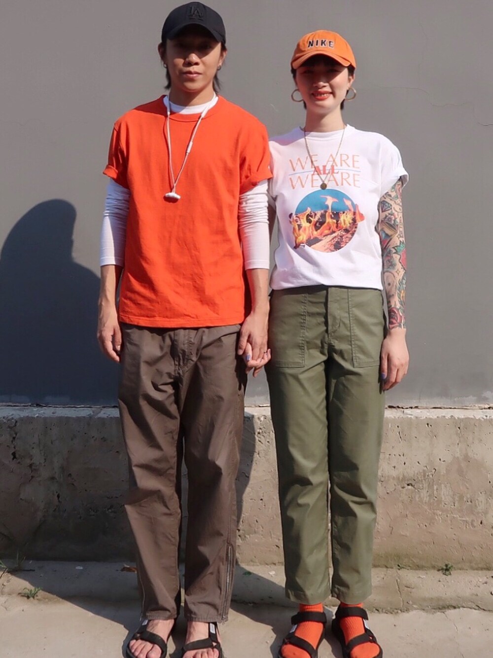 「UNIQLOのアイテム（Tシャツ/カットソー、オレンジ系）」を使った、大米放点盐さん（レディース・168cm）の秋コーディネートの1枚目の写真