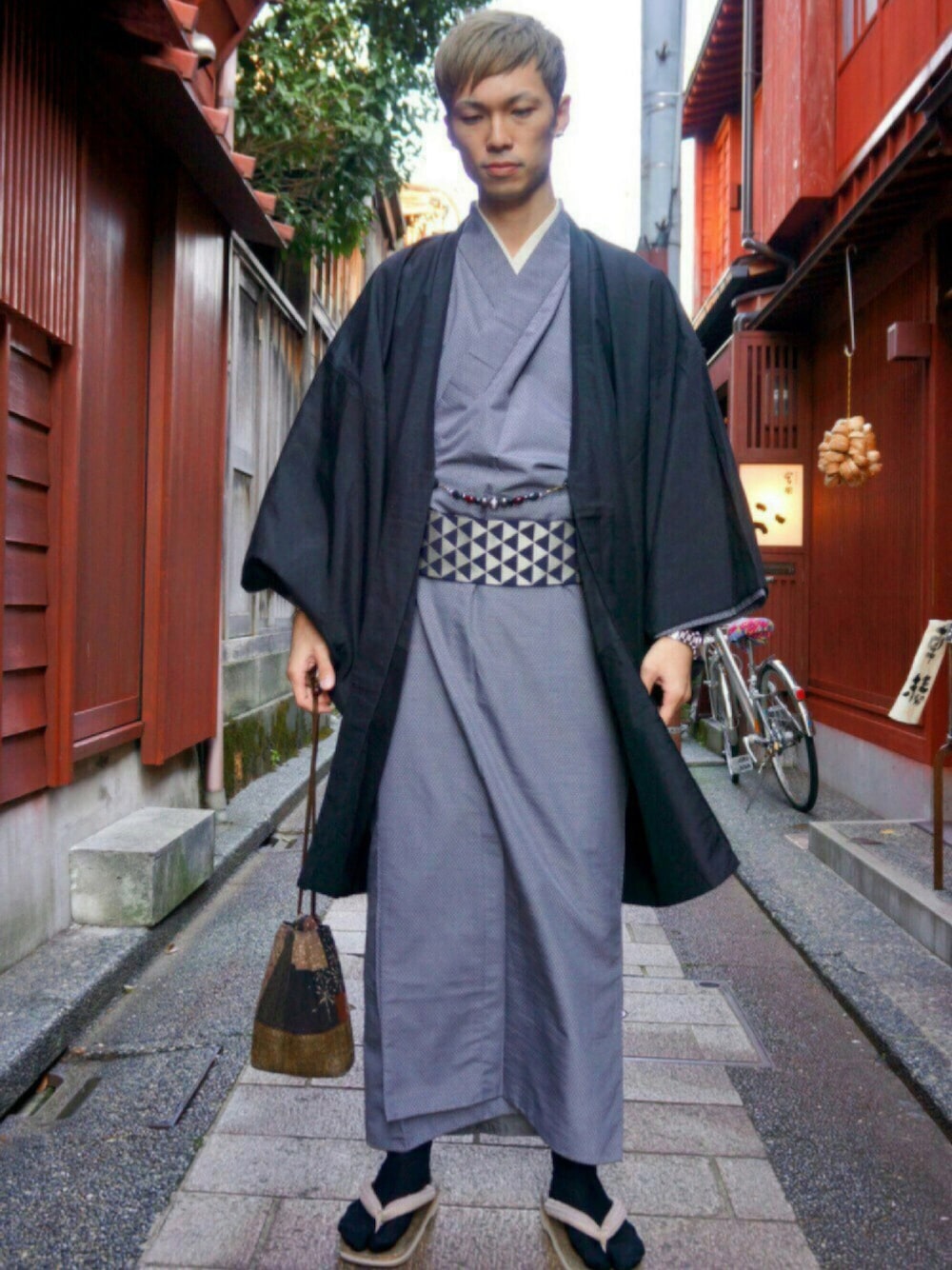 「着物、和装、秋、古風、日本」｜「心結のアイテム（浴衣、ブルー系）」を使った、テルジ ヨシザワさん（メンズ・180cm）の秋コーディネートの1枚目の写真