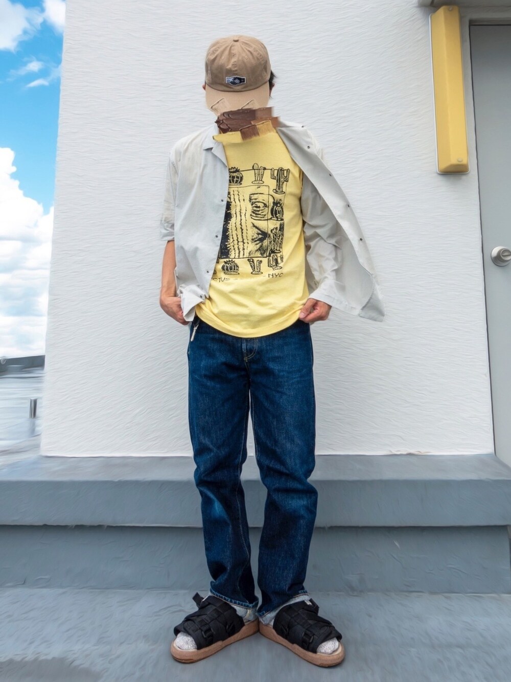 「大人カジュアル、古着MIX、ootd、シンプルコーデ、低身長、カジュアルコーデ、おしゃれさんと繋がりたい」｜「hot cactus LAのアイテム（Tシャツ/カットソー、イエロー系）」を使った、ltdさん（メンズ・165cm）の秋コーディネートの1枚目の写真