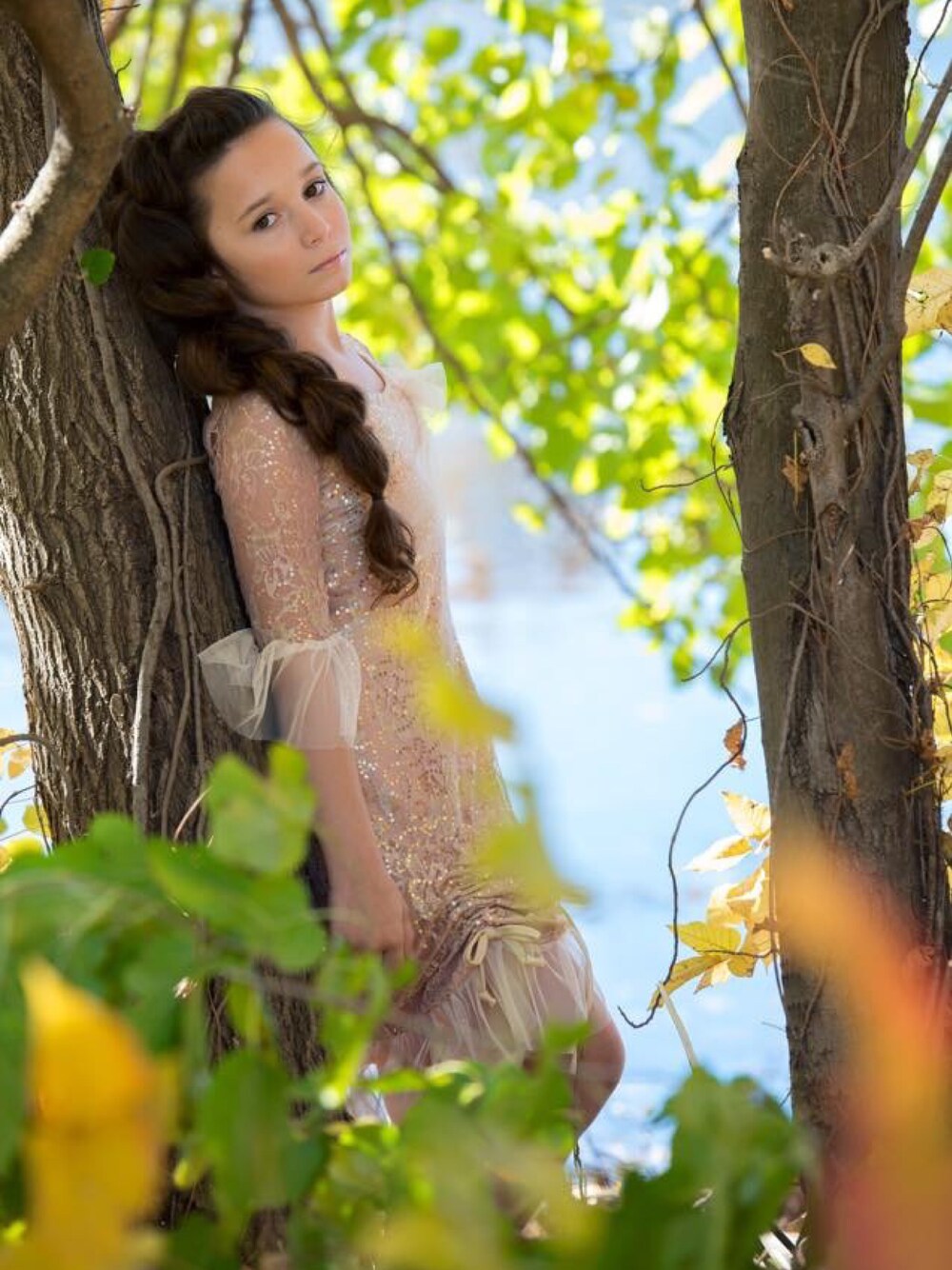 「sequins、lace、fall、braids、dress、ootd」｜「Mia bellaのアイテム（ワンピース、ベージュ系）」を使った、Ava Breezeさん（レディース・140cm）の冬コーディネートの1枚目の写真