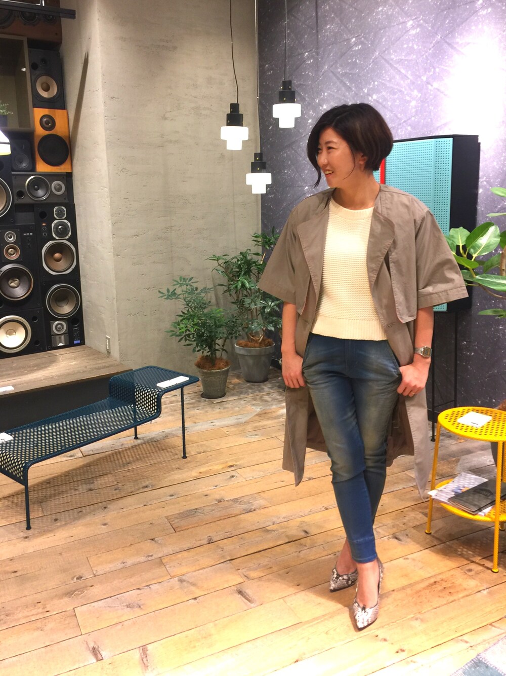 「シンプル、大人カジュアル、春コーデ」｜「DIESELのアイテム（ノーカラージャケット、ベージュ系）」を使った、Zpさん（レディース・165cm）の冬コーディネートの1枚目の写真