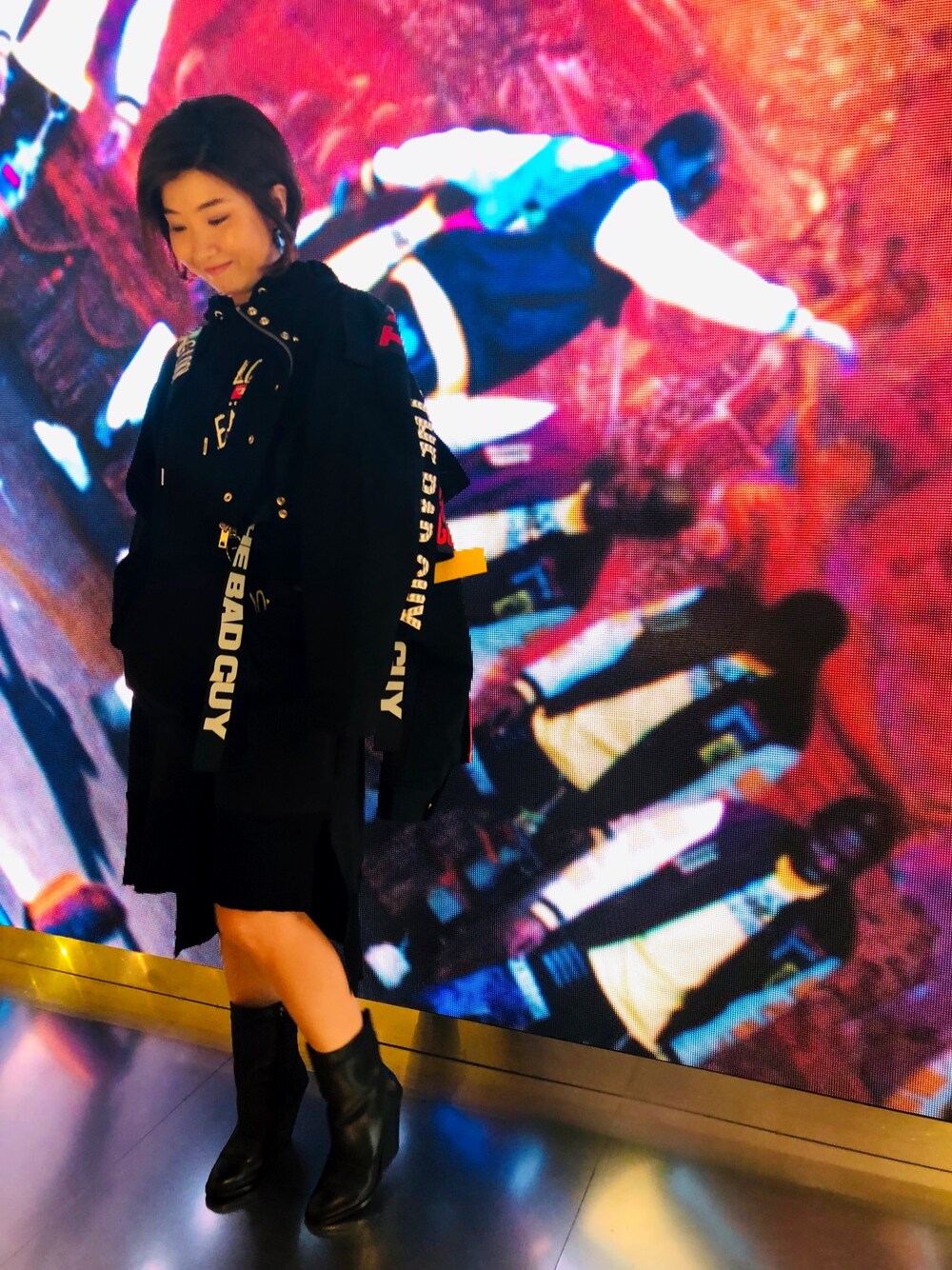 「HATECOUTURE、Diesel、カジュアル、ビッグシルエット」｜「DIESELのアイテム（ミリタリージャケット、ブラック系）」を使った、Zpさん（レディース・165cm）の秋コーディネートの1枚目の写真