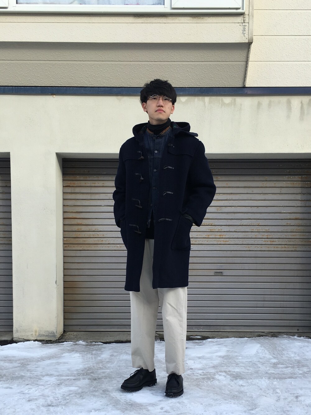 「シンプルコーデ、休日スタイル、デニム、デニムジャケット」｜「UNIQLOのアイテム（Tシャツ/カットソー、ブルー系）」を使った、UTさん（メンズ・185cm）の春コーディネートの1枚目の写真