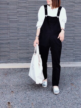 minimalist_apon is wearing FLOVE "細リブフロントボタントップス"