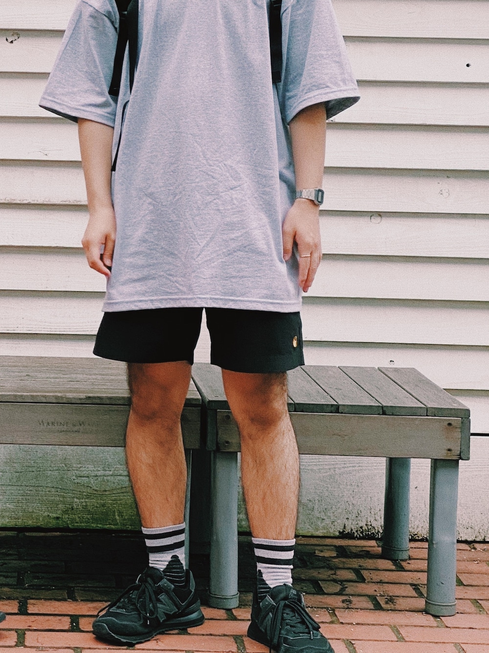 「夏、スポーツミックス、carhartt、ビッグシルエット、PROCLUB、New Balance、モノトーン、チープカシオ、スイムショーツ」｜「GREGORYの【GREGORY（グレゴリー）】FINE DAY（バックパック/リュック、ブラック系）」を使った、ニシ坊さん（メンズ・170cm）の夏コーディネートの1枚目の写真