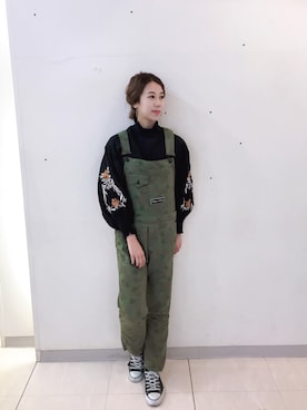 「迷彩」｜「アイテム（サロペット/オーバーオール）」を使った、ayumiさん（レディース・167cm）の春コーディネート