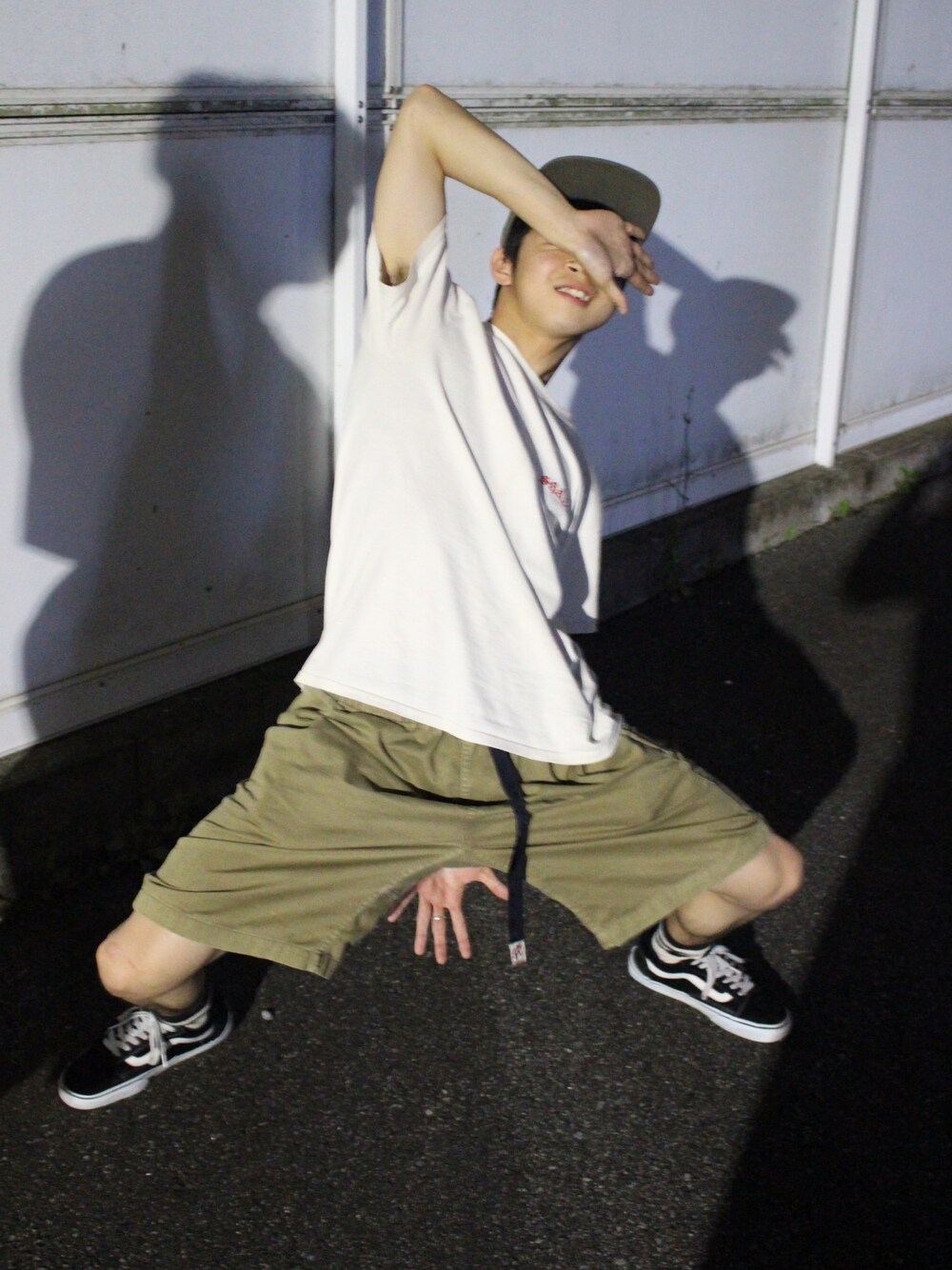 「スケータースタイル、スケボー、ストリートMIX、スケーター、PUMA、VANS、バンドT、Dickies、HUF、おしゃれさんと繋がりたい」｜「WAKIGEのアイテム（サロペット/オーバーオール、ブラック系）」を使った、🖍文章に力を入れてる武田🖍さん（メンズ・165cm）の夏コーディネートの1枚目の写真