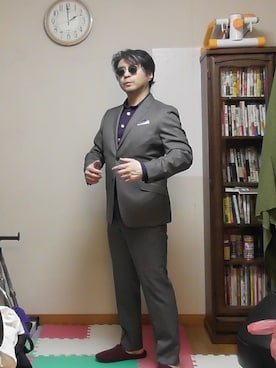 「Paul Smith（ポールスミス）のアイテム（スーツセット）」を使った、加藤智雅さん（メンズ・172cm）の秋コーディネート