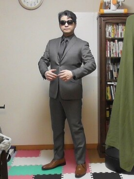 「Paul Smith（ポールスミス）のアイテム（スーツセット）」を使った、加藤智雅さん（メンズ・172cm）の秋コーディネート
