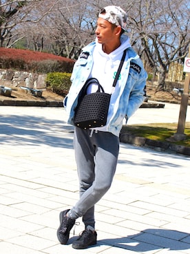 「surt（サート）のアイテム（帽子）」を使った、近岡良次さん（メンズ・178cm）の春コーディネート