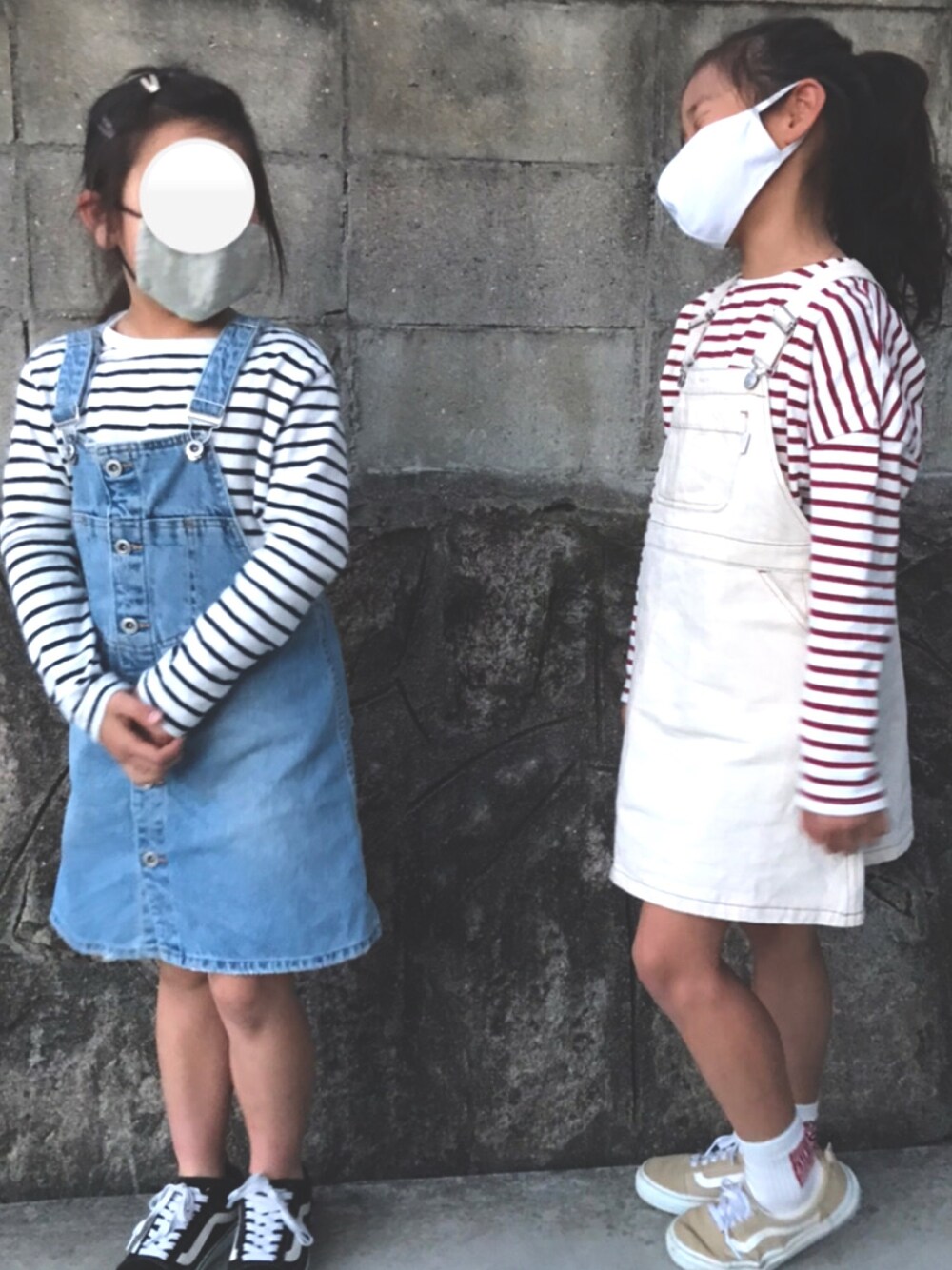 「ボーダー、ジャンパースカート、姉妹コーデ、オールドスクール、シミラールック」｜「green label relaxingの【キッズ】ツイルフレアジャンパースカート オフホワイト（ジャンパースカート、ホワイト系）」を使った、iammaimy3さん（キッズ・132cm）の春コーディネートの1枚目の写真