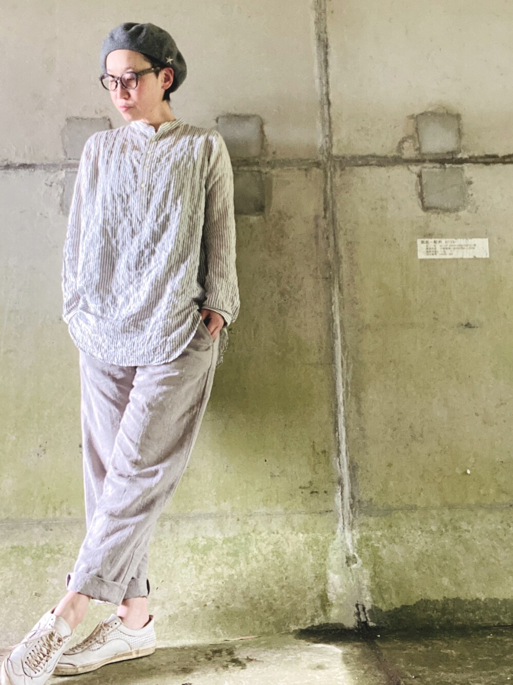 「シンプル、大人カジュアル、ラフ、カジュアル、淡色コーデ」｜「SELECT EYE COMPANYのアイテム（シャツ/ブラウス、グレー系）」を使った、suuuuuuuuuzuuuさん（レディース・162cm）の春コーディネートの1枚目の写真