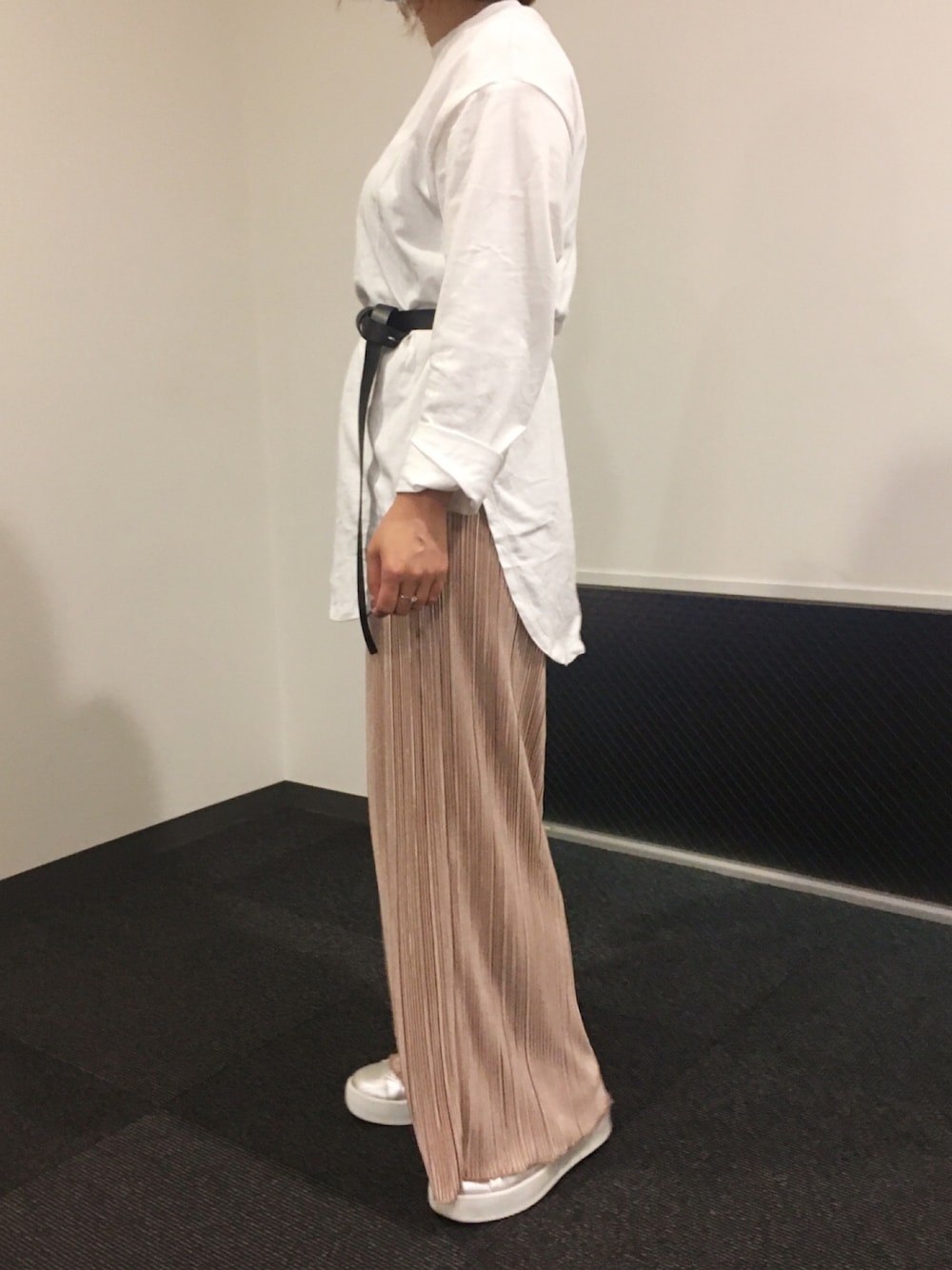 「プチプラ、GU、GUコーデ、プリーツパンツ、カットソー、ウエストマーク、小物使い、低身長、低身長コーデ、スニーカー」｜「GUのアイテム（Tシャツ/カットソー、ホワイト系）」を使った、ミニ☆チヨさん（レディース・146cm）の秋コーディネートの1枚目の写真