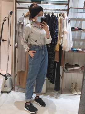 「SKECHERS（スケッチャーズ）のアイテム（シューズ、ブラック系）」を使った、dolla さん（レディース・160cm）の秋コーディネート